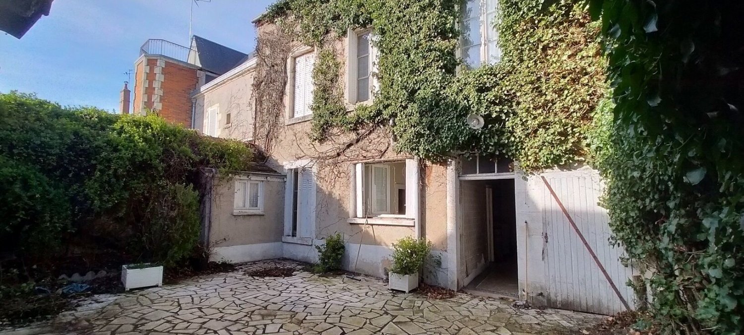 Дом с 5 спальнями в Реи, Франция № 65520