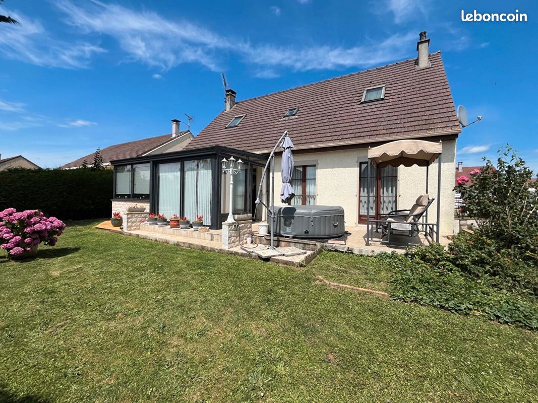 4 bedrooms House in Chambly, France No. 233506