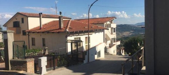 3 Schlafzimmer Haus in Lentella, Italy, Nr. 237200 5