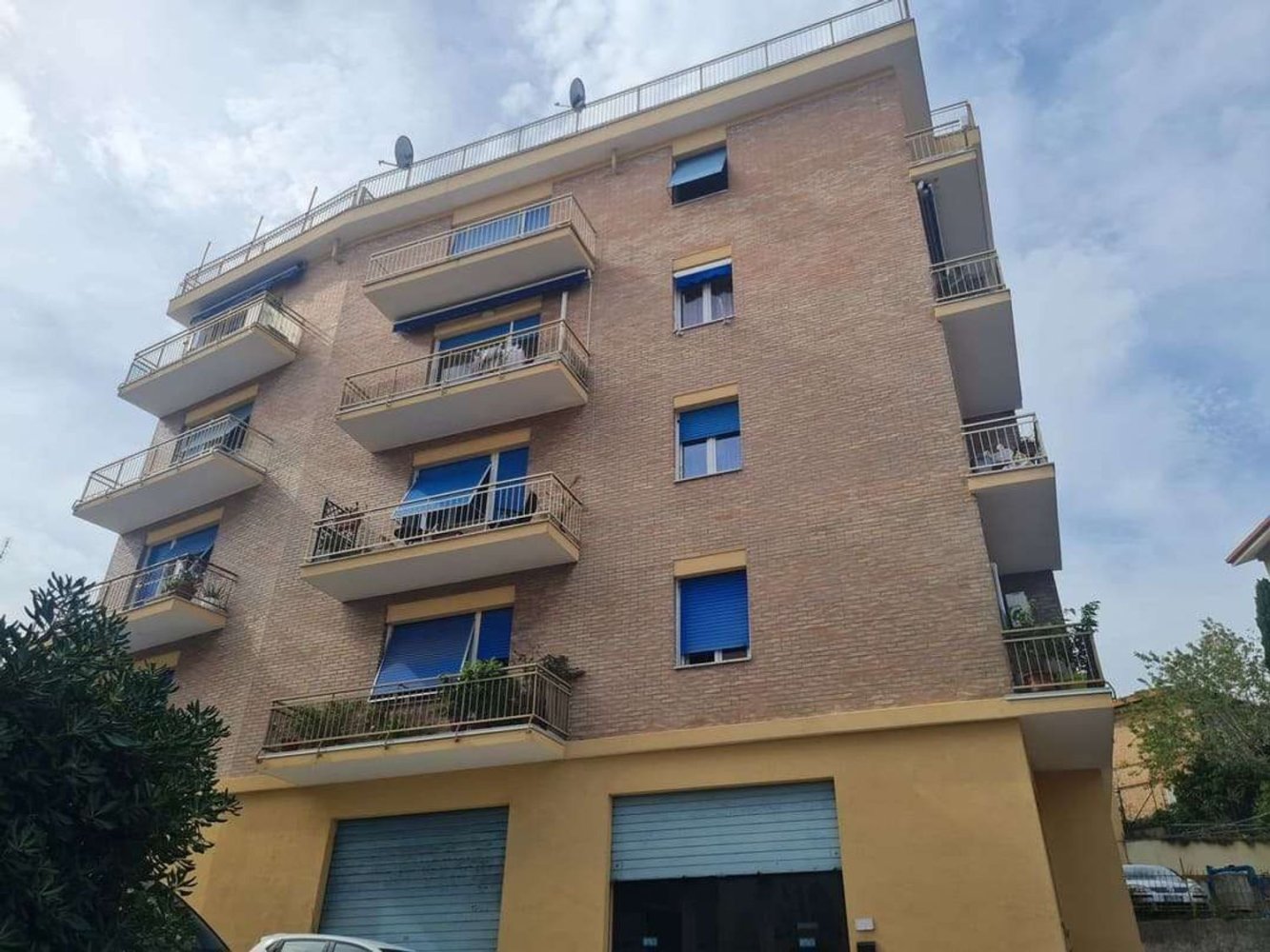 Квартира с 3 комнатами в Анкона, Италия № 154280