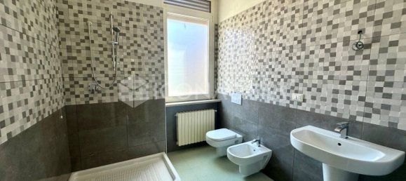 Apartamento de 6 habitaciónes en Pescara, Italy No. 24195 9