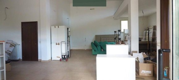 2 rooms Commercial property in Aulla, Italy No. 351329 5
