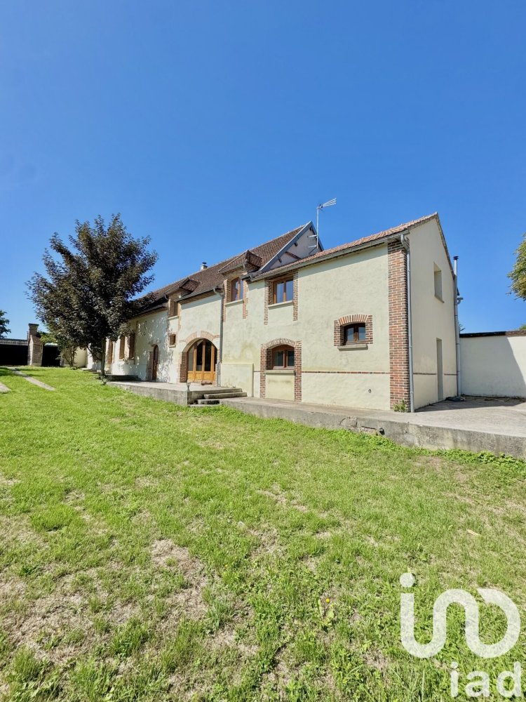 4 chambres Maison à Longueville-sur-Aube, France No. 285353