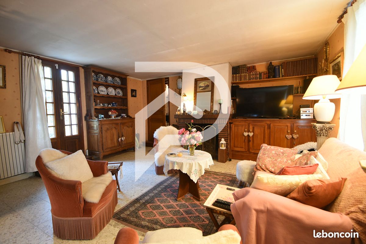 6 bedrooms Castles in Romescamps, France No. 160806