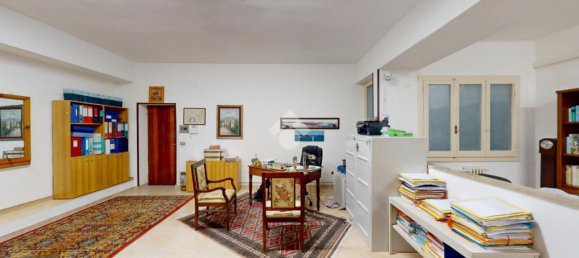 Квартира с 2 комнатами в Бриндизи, Италия № 139685 5