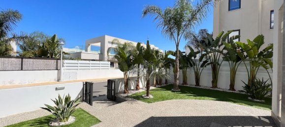 Villa de 3 dormitorios en Paralimni, Cyprus No. 3838 17