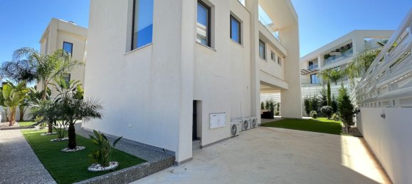 Villa de 3 dormitorios en Paralimni, Cyprus No. 3838 21