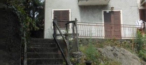 4 rooms Apartment in Dumenza, Italy No. 181194 8