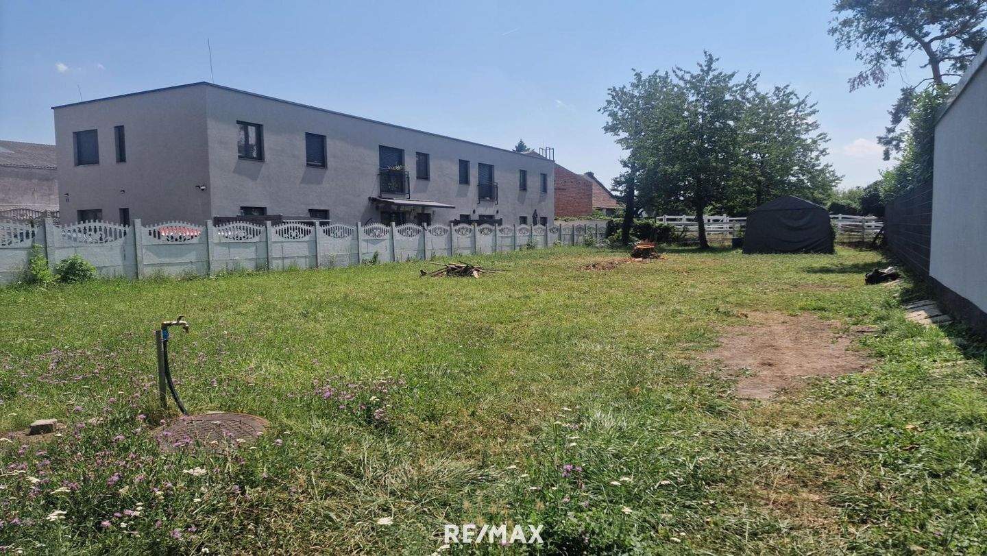  Land in Enzersdorf an der Fischa, Austria No. 202998