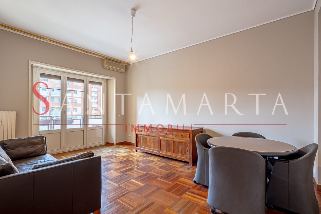 Квартира с 1 спальней в Милан, Италия № 243303