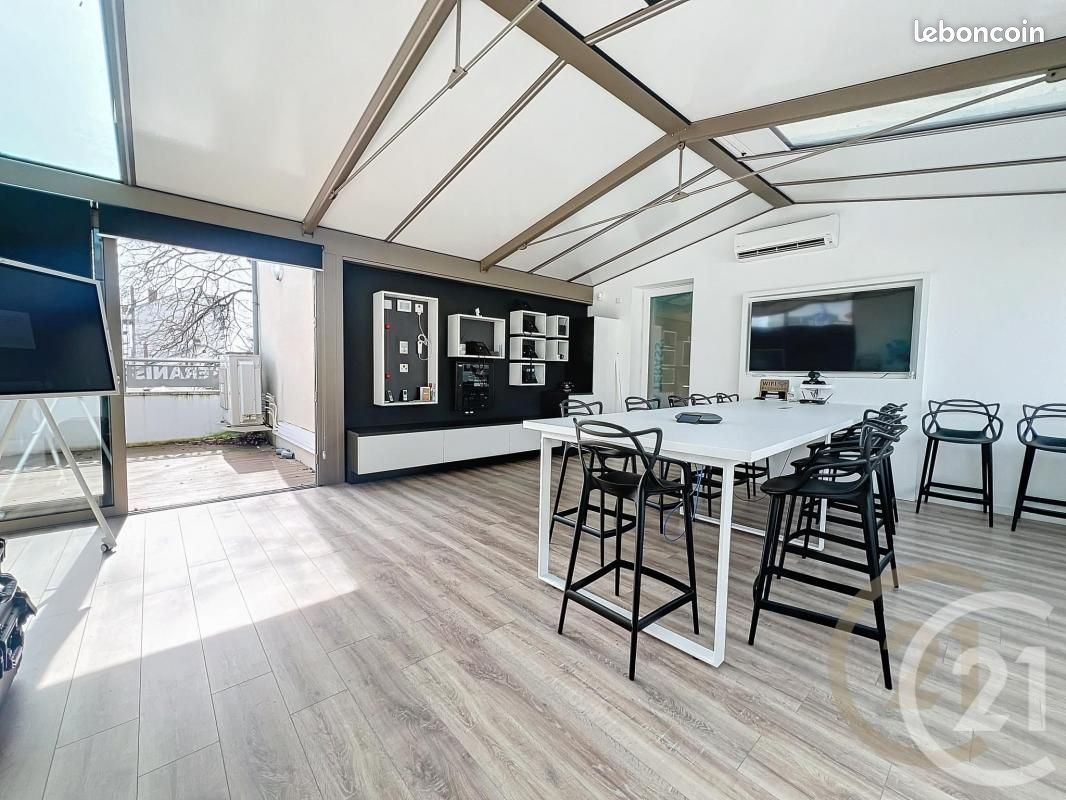 2 bedrooms Apartment in Nancy, France No. 276991