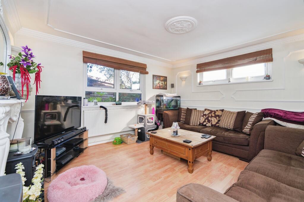 2 bedrooms Apartment in London, United Kingdom No. 10740