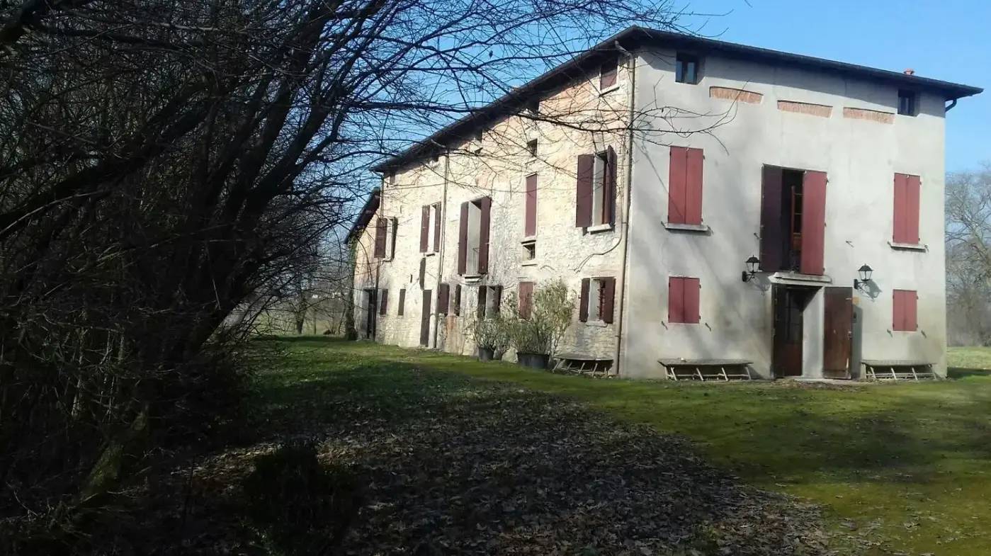 20 rooms House in Reggio Emilia, Italy No. 286125