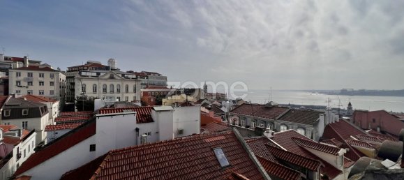 225m² Building in Lisbon, Portugal No. 91107 6