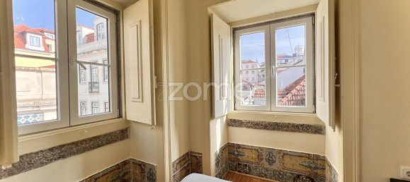 225m² Building in Lisbon, Portugal No. 91107 22