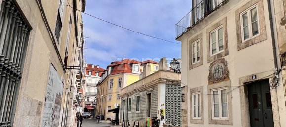 225m² Building in Lisbon, Portugal No. 91107 3