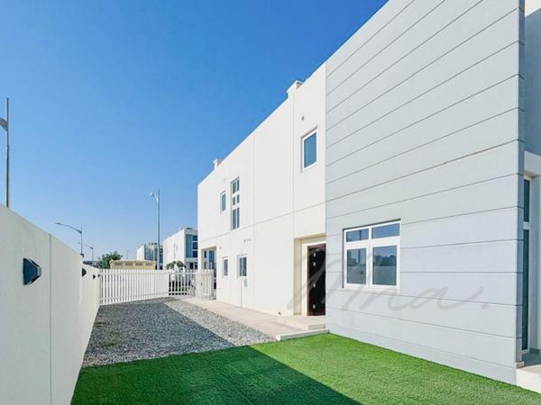 3 bedrooms Townhouse in Dubai, UAE No. 53483