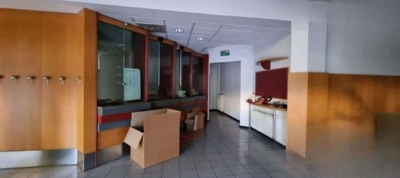 Gewerbliche Immobilie in Legnano, Italy 360m², Nr. 186309 16