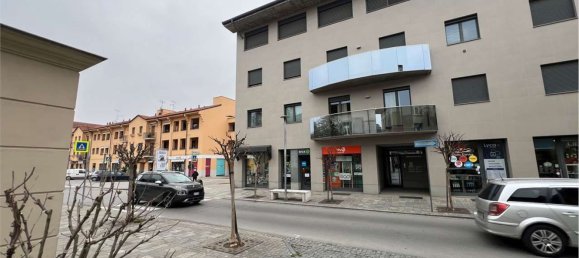 2 rooms Commercial property in Alba, Italy No. 113941 2