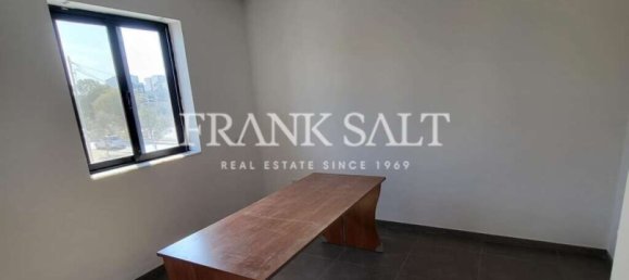 85m² Office in Birkirkara, Malta No. 12454 4