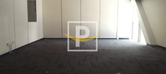 657.7m² Office in Bur Dubai, UAE No. 7053 9