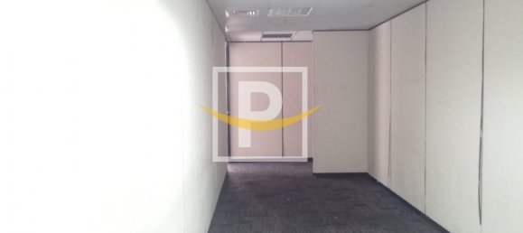 657.7m² Office in Bur Dubai, UAE No. 7053 8