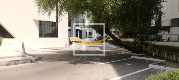 657.7m² Office in Bur Dubai, UAE No. 7053 2