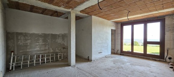 Дом с 3 спальнями в Лоро Пичено, Италия № 381933 28