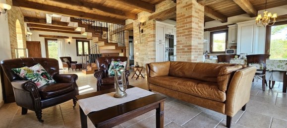 Дом с 3 спальнями в Лоро Пичено, Италия № 381933 17