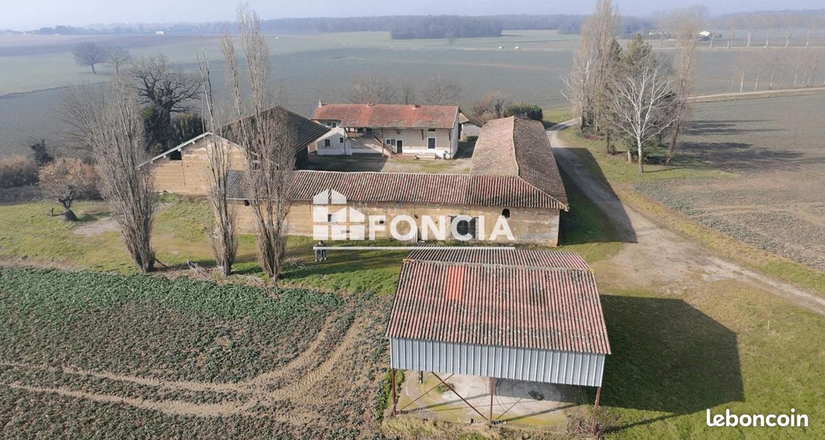 Casa de 3 dormitorios en Mionnay, France No. 273316