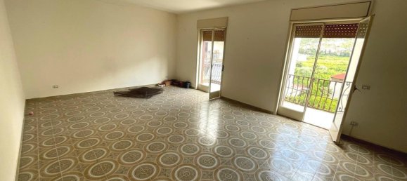 5 rooms Apartment in Palermo, Italy No. 49991 3