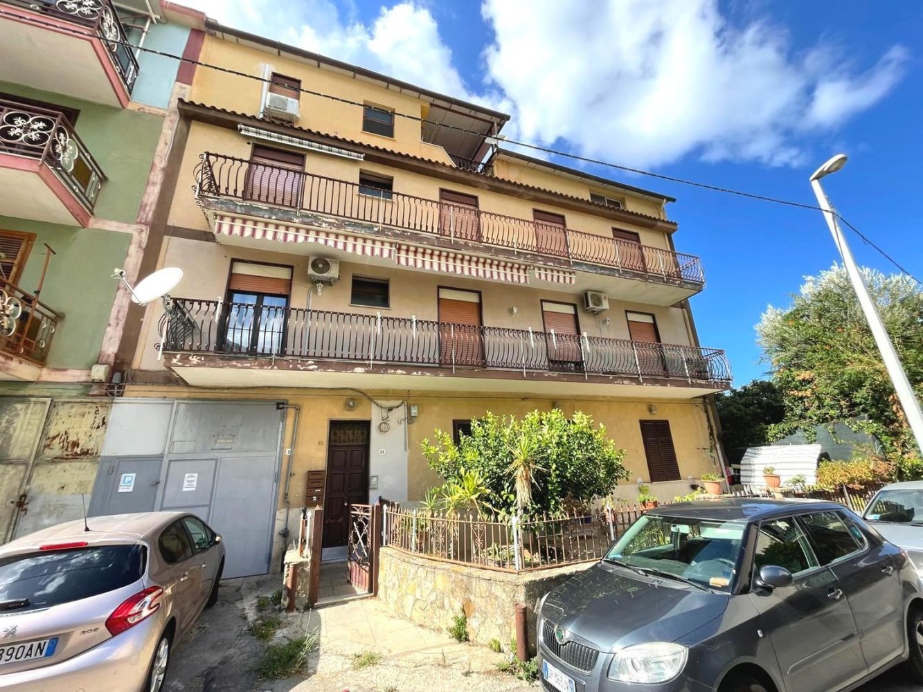 5 rooms Apartment in Palermo, Italy No. 49991