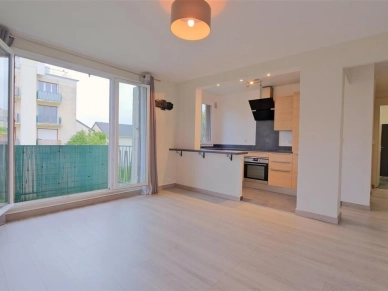 2 rooms Apartment in Saint-Maur-des-Fosses, France No. 144944