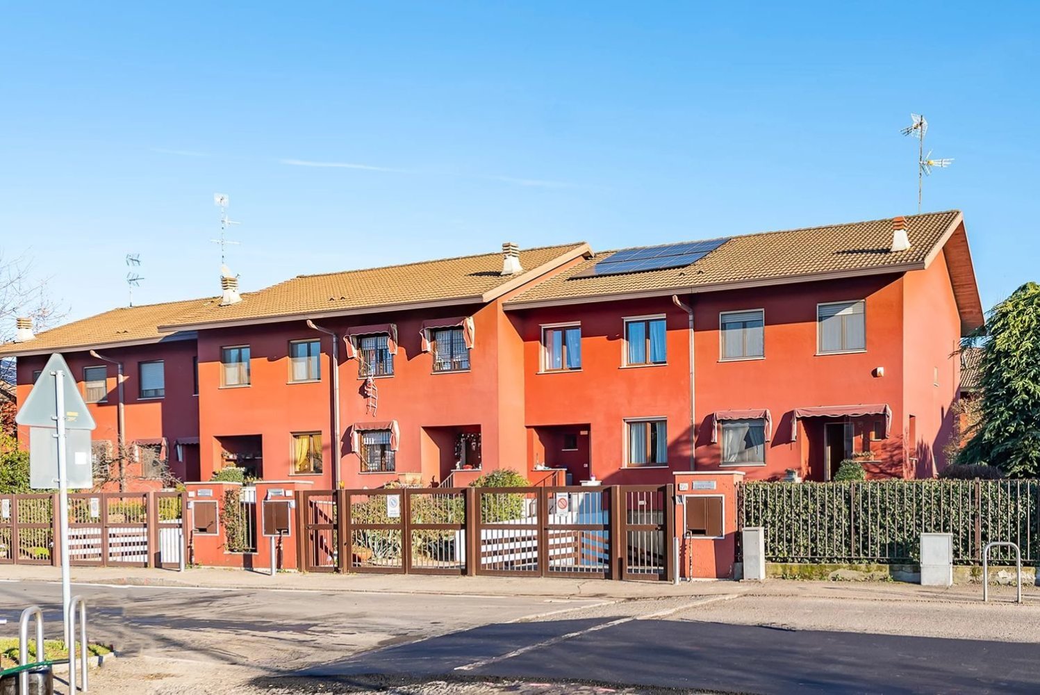 Casa de 4 divisões em Lainate, Italy N.º 186980