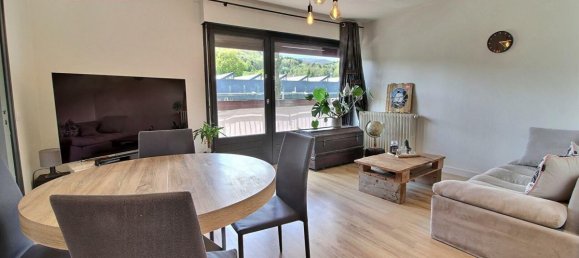 Квартира с 3 спальнями в Рюмийи, Франция № 362239 3