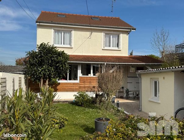 Casa de 4 dormitorios en Gagny, France No. 354866