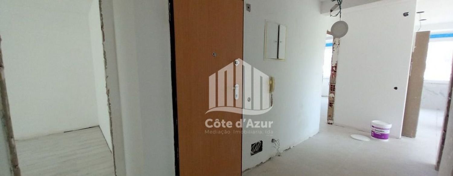 4 bedrooms Apartment in Almada, Portugal No. 87316