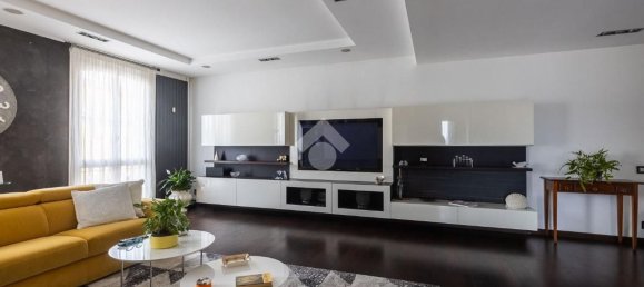 3-salle Penthouse à Missaglia, Italy No. 312051 3