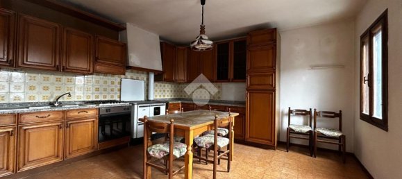 Casa de 4 habitaciónes en Monfumo, Italy No. 4679 9