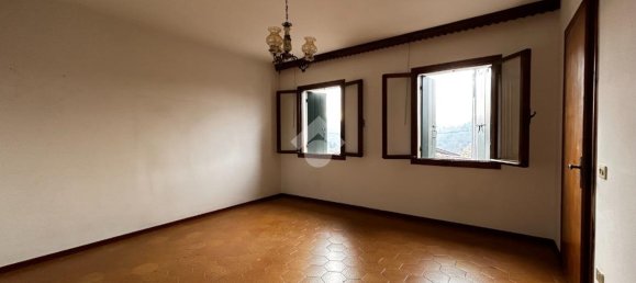 Casa de 4 habitaciónes en Monfumo, Italy No. 4679 14