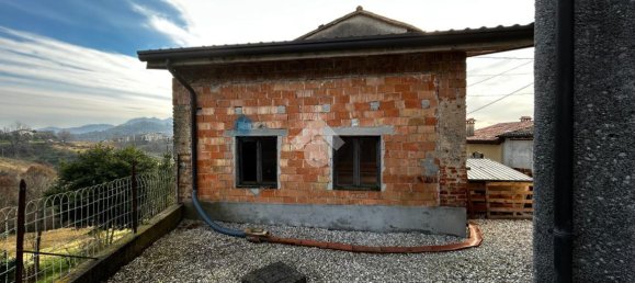 Casa de 4 habitaciónes en Monfumo, Italy No. 4679 23