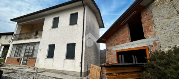 Casa de 4 habitaciónes en Monfumo, Italy No. 4679 21