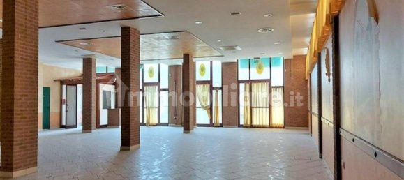 708m² Commercial property in Montecosaro, Italy No. 315777 16