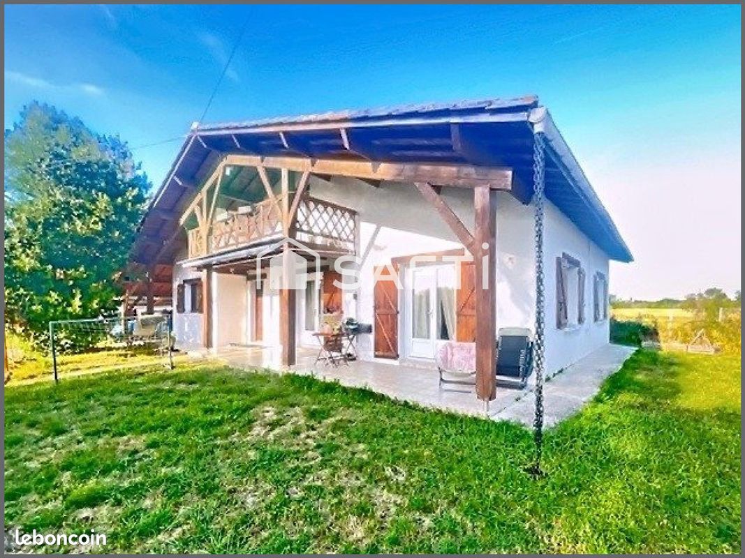 4 bedrooms House in Gironde, France No. 335695