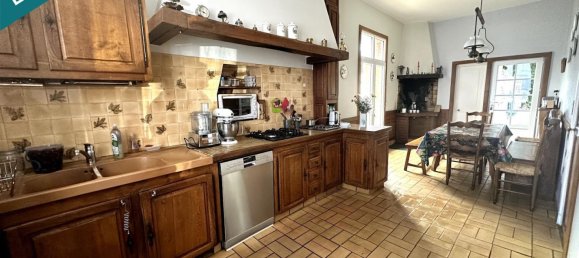 6 bedrooms House in Orleans, France No. 161275 4