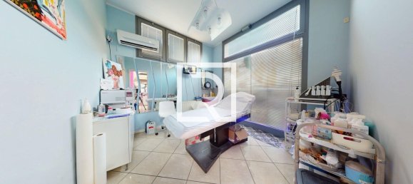 Коммерческая недвижимость в Равенна, Италия № 377359 9