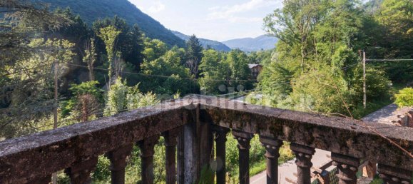 Квартира с 2 спальнями в Вальганна, Италия № 379263 25