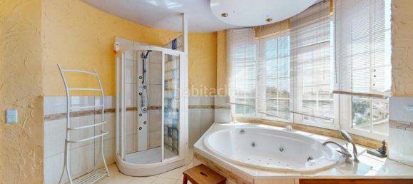 5 bedrooms Villa in Alicante, Spain No. 134230 22