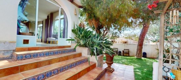 5 bedrooms Villa in Alicante, Spain No. 134230 2