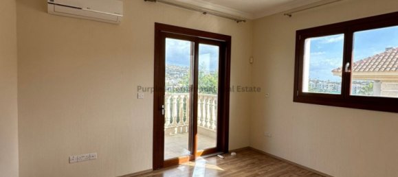 Villa T4 em Mouttagiaka, Cyprus N.º 24406 3